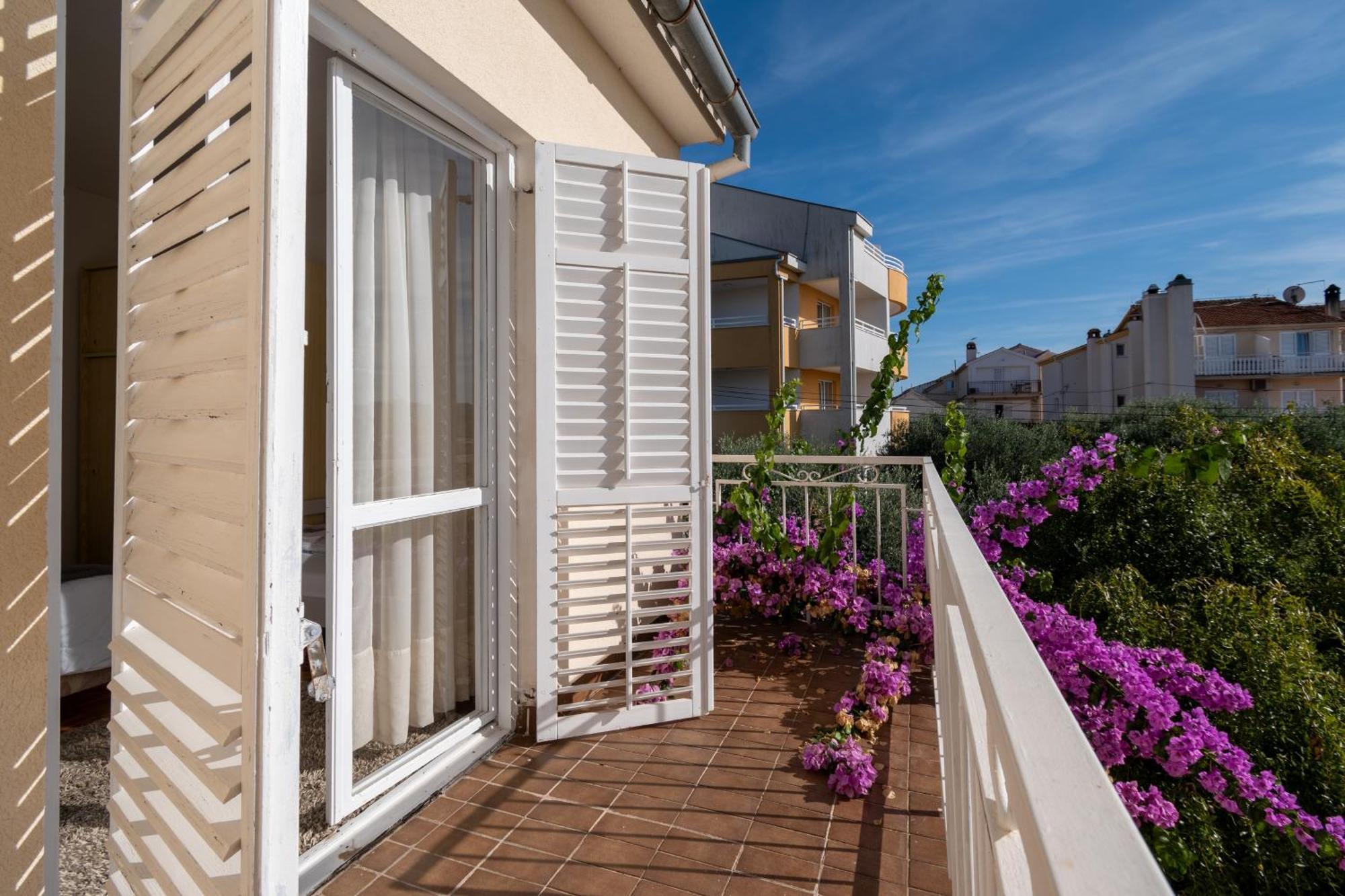 Apartments By The Sea Sukosan, Zadar - 5863 Exterior foto